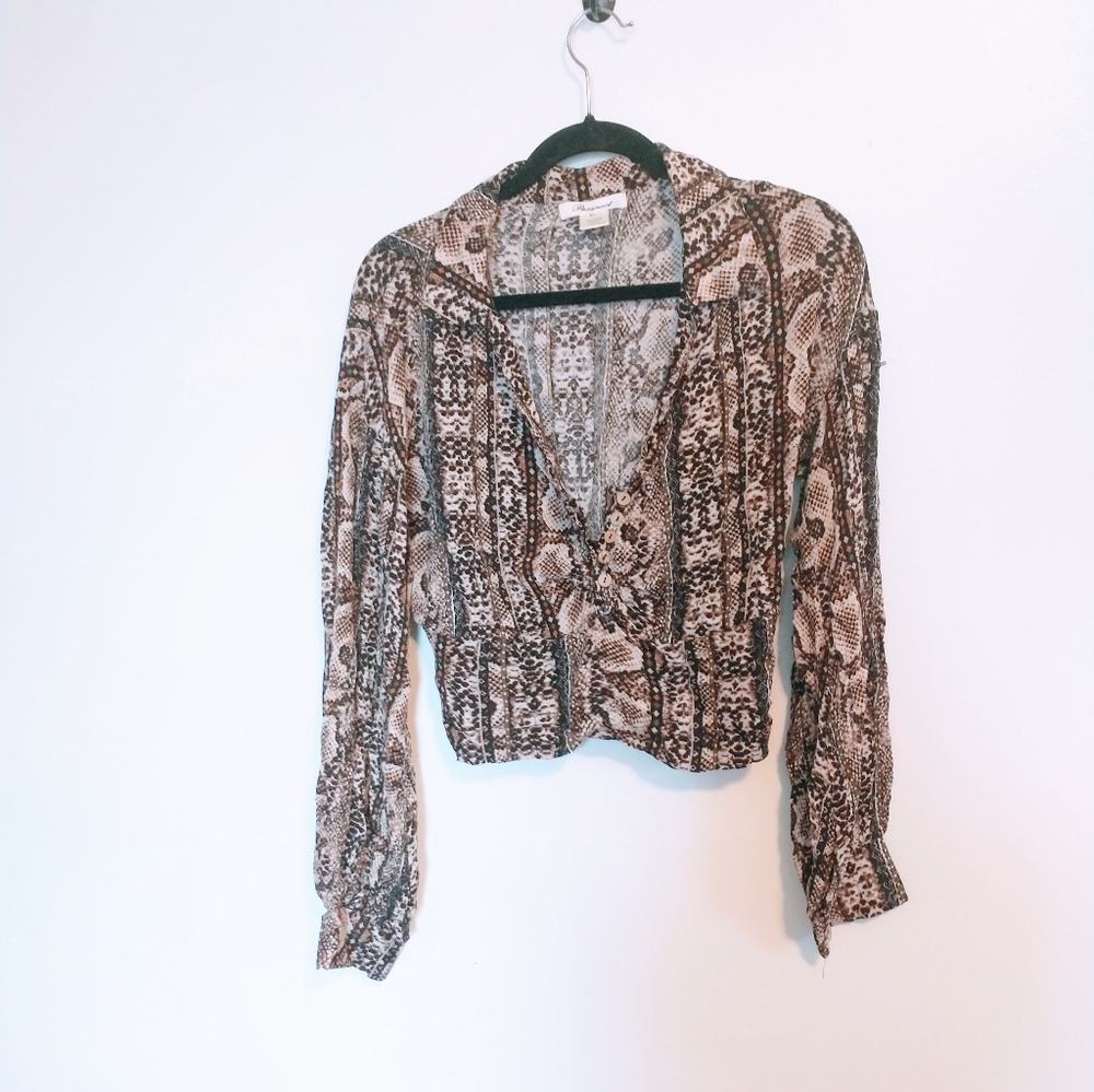 Passport snakeprint long sleeve crop top with vneck and half button detail. Size